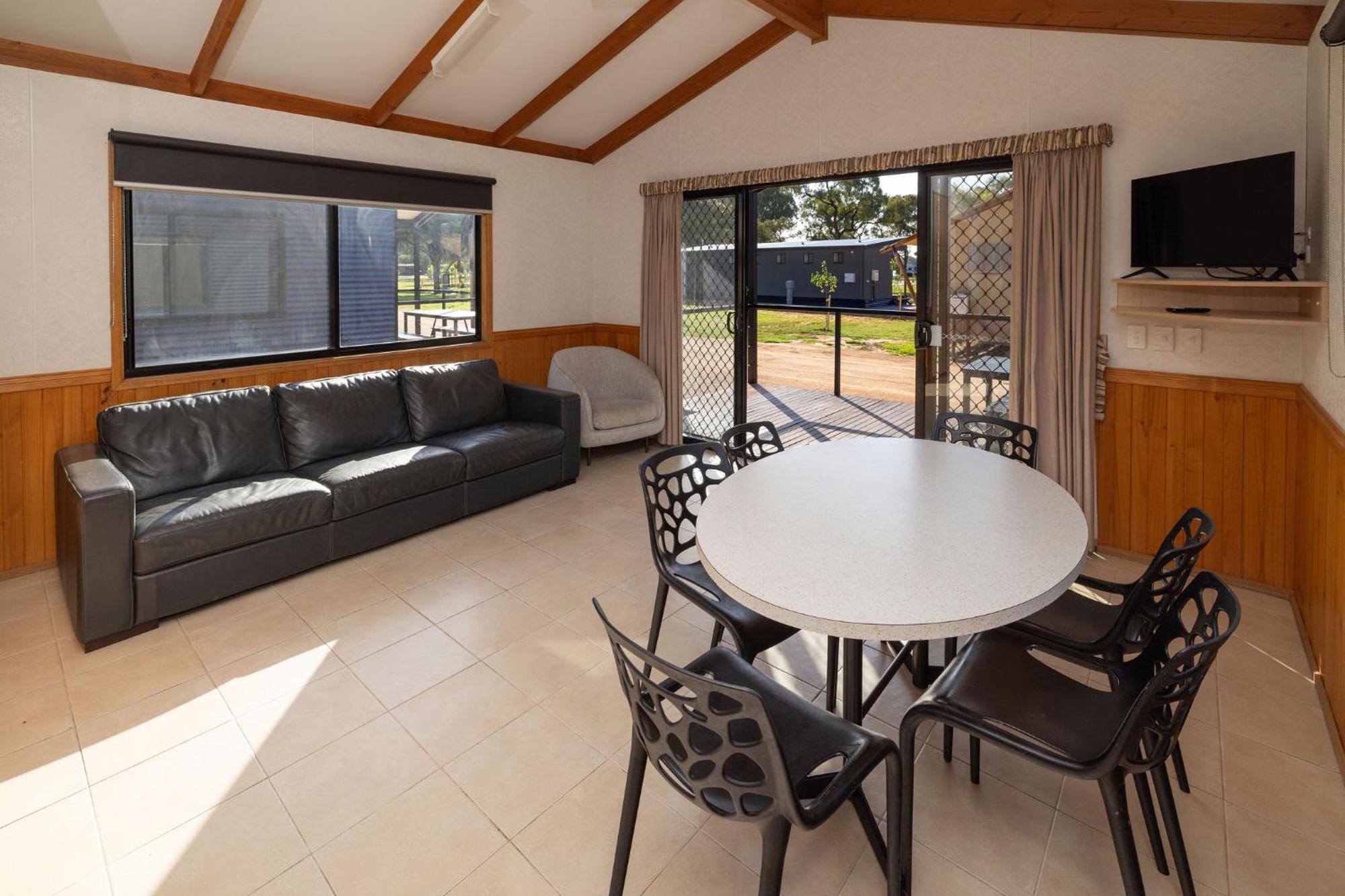 Big4 Renmark Riverfront Holiday Park Extérieur photo