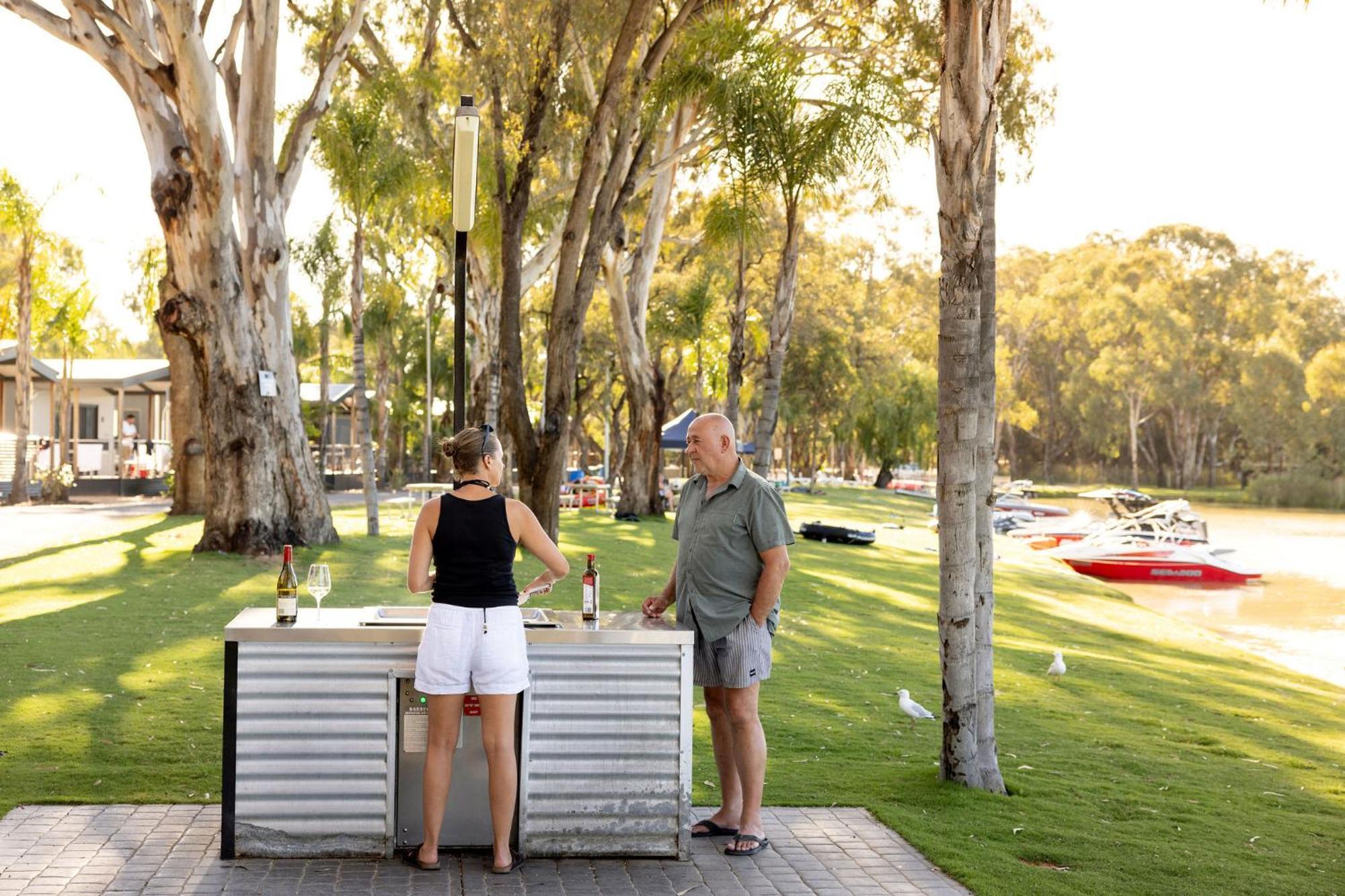 Big4 Renmark Riverfront Holiday Park Extérieur photo